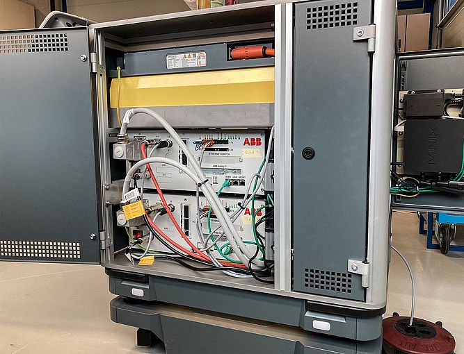 Ansicht der eingebauten ecoTraction Battery des JAG Roboters 