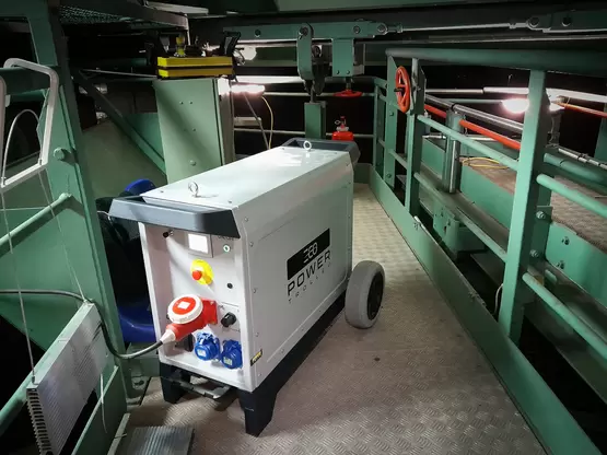 ecoPowerTrolley im Einsatz auf einem Brückenuntersichtfahrzeuge